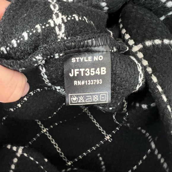 POL Black & White Plaid Long Line Jacket - Picture 4 of 5